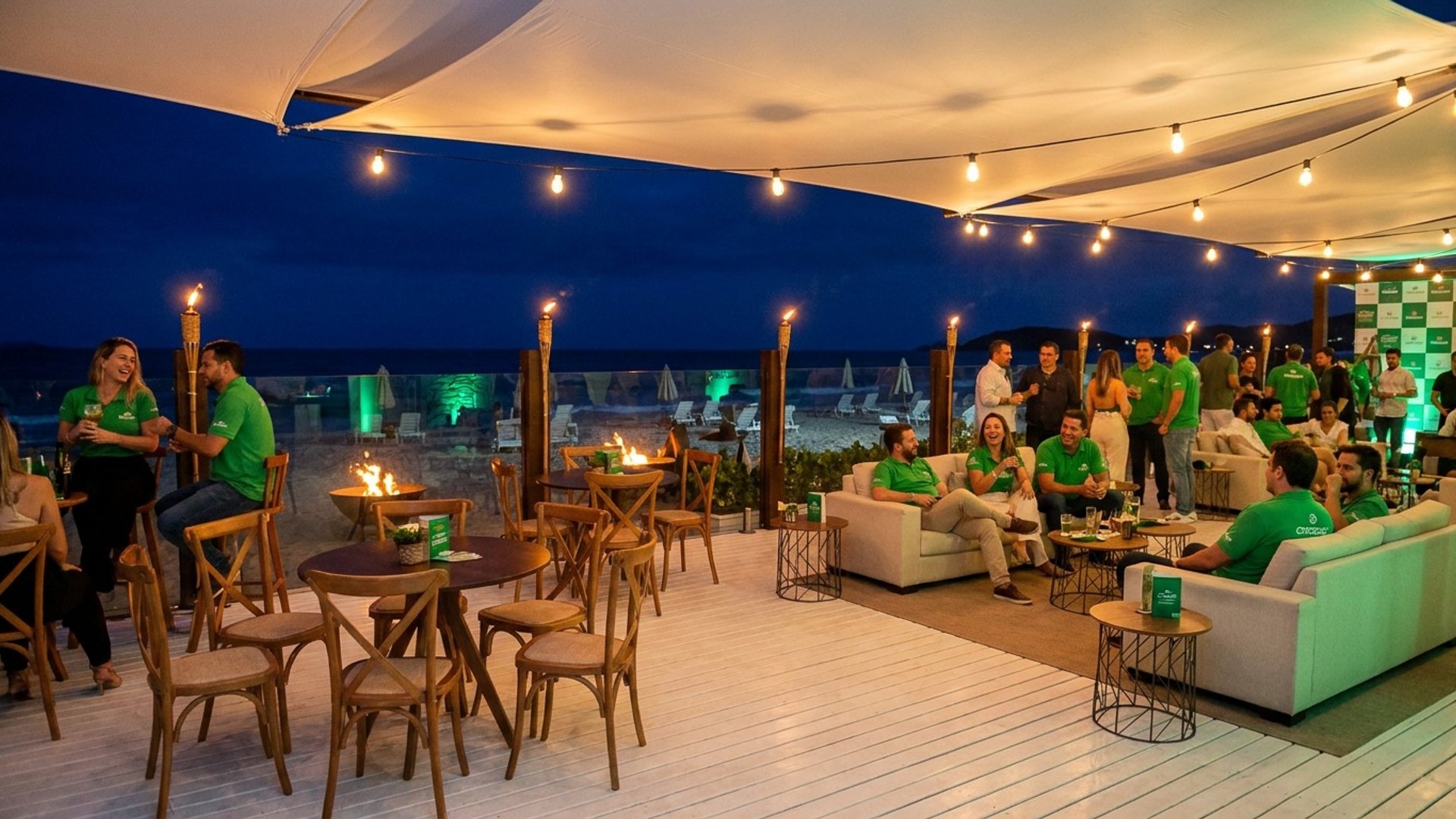 Lounges e o mar · Noite
